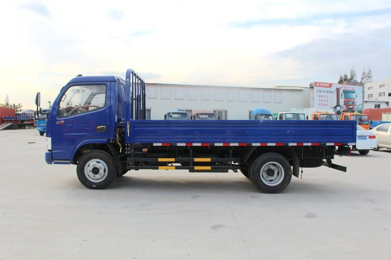 Dongfeng 4x4 5 Ton Single Row Mini Lorry Cargo Truck for Sale