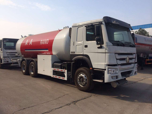SINOTRUK HOWO 10-Wheel 6X4 20000Liters 20cbm 10MT 10Tons LPG Bobtail Truck 