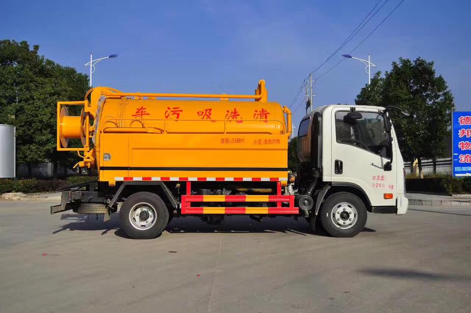 How to effectively avoid the harmful effects of dung suction truck